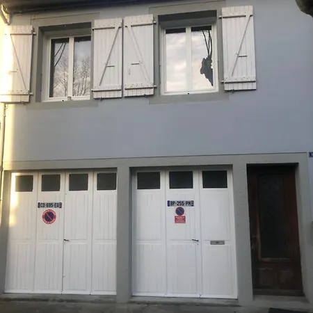 F3 Box Velo Moto Centre Historique * Mirepoix (Ariege)