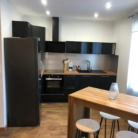 F3 Box Velo Moto Centre Historique Daire Mirepoix (Ariege)